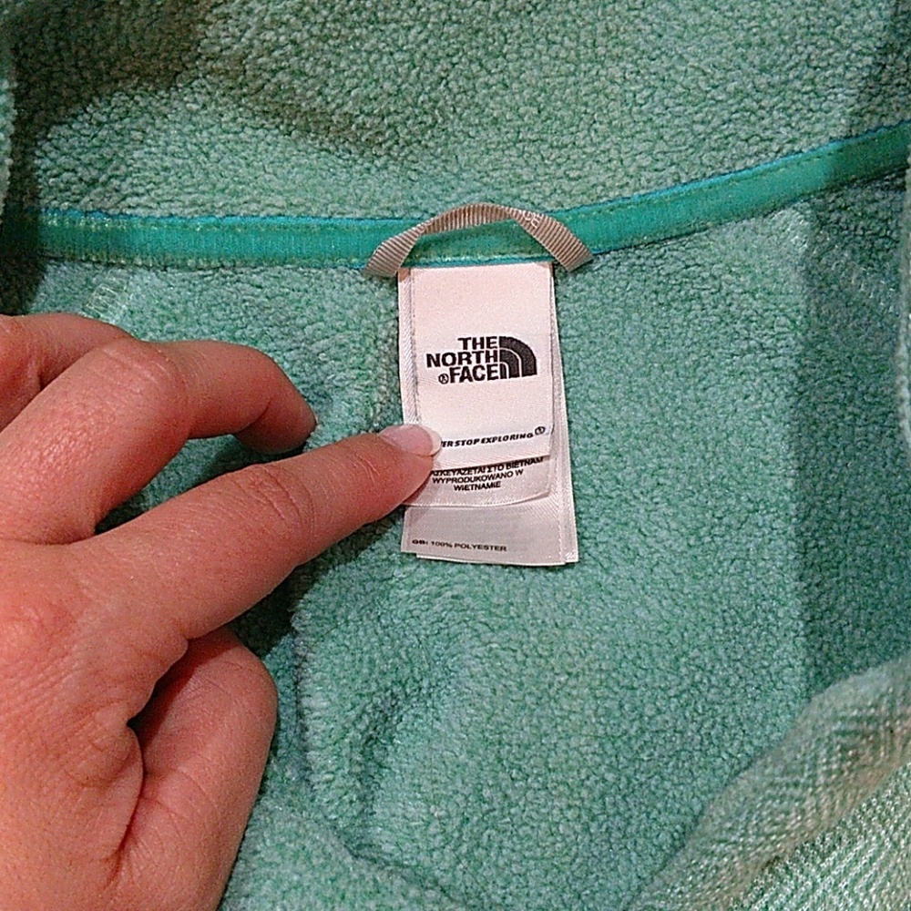 Northface Pull Over - image 3